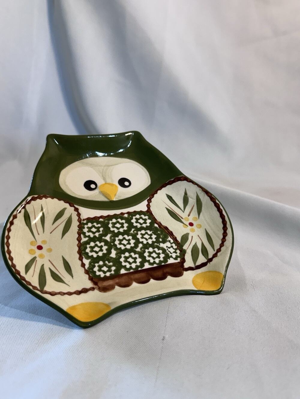 Temptations Old World Green Owl shape dish 6.5" wide